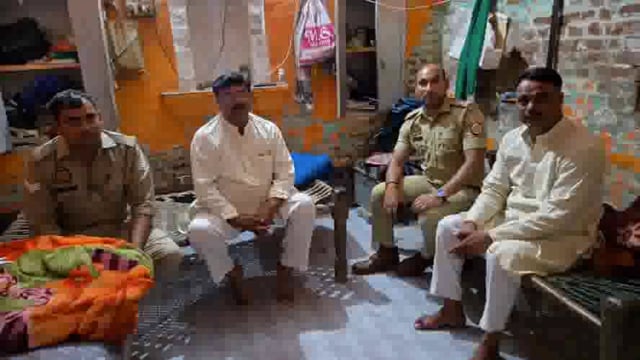 किसानों की विभिन्न समस्याओं को लेकर मुख्यमंत्री से मिलने जाते भारतीय भानु के राष्ट्रीय प्रवक्ता को पुलिस ने किया नज़रबंद