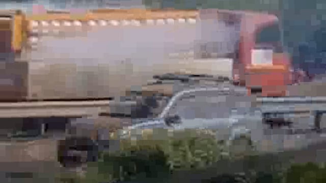 🆕..... महाराष्ट्र ब्रेकिंग...

पुणे-नासिक हाईवे पर गैस ले जा रहे एक वाहन से अचानक गैस रिसाव होने से अफरा-तफरी मच गई। घटना के चलते हाईवे पर दहशत का माहौल बन गया।