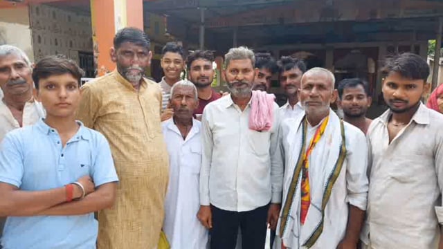 MANT- जल भराव,गड्ढा युक्त रास्ता होने के कारण, ग्रामीण महिलाओं, पुरुषों में रोस व्याप्त,,