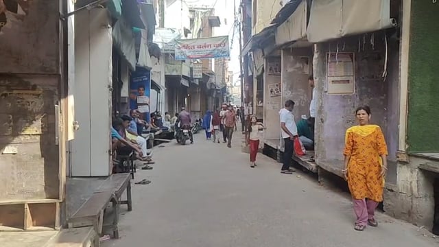 राया कटरा बाजार फाटक बंद होने से रोकने के लिए सभी का मिल रहा सहयोग 