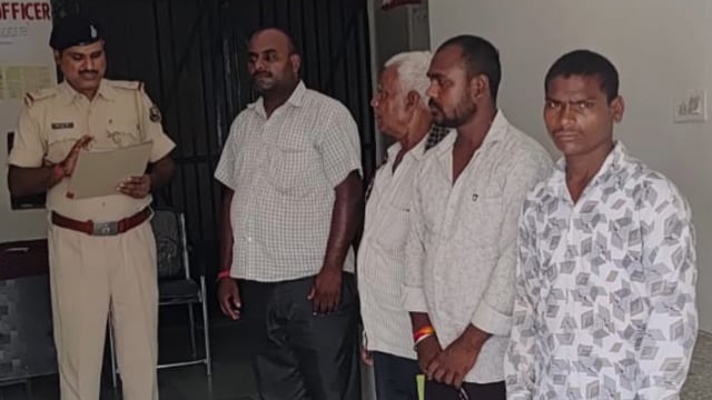 परना डाबर थाना में कराया गया गुंडा परेड