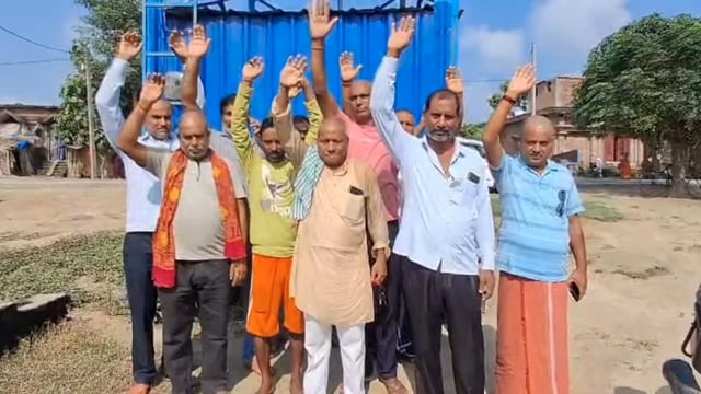 बड़गांव में नल-जल योजना की पोल खुली, ठेकेदार–अधिकारियों पर गुस्साए ग्रामीण, चेताया आंदोलन!