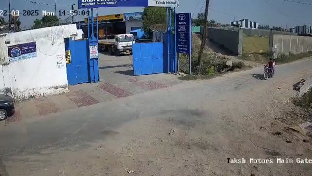 हापुड़, उत्तर प्रदेश — हापुड़ के धौलाना क्षेत्र के पीपलदा में दो स्पोर्ट्स बाइकों के बीच तेज़ रफ़्तार टक्कर हो गई। टक्कर इतनी ज़बरदस्त थी कि एक बाइक कई फीट हवा में उछल गई।
#politics