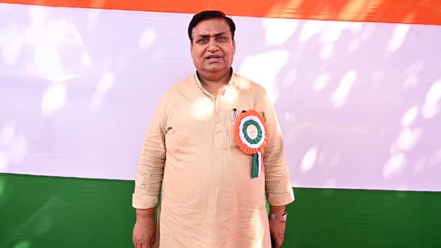 पटना – कांग्रेस नेता गोविंद सिंह डोटासरा ने घोषणा की कि पटना में होने वाली विस्तारित कांग्रेस कार्यसमिति (सीडब्ल्यूसी) की बैठक देश के सामने मौजूद महत्वपूर्ण मुद्दों पर चर्चा पर केंद्रित होगी।
#politics