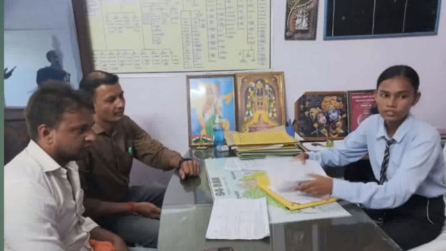 पिनाहट क़स्बा के  हजारीलाल पाराशर मेमोरियल पब्लिक स्कूल  की कक्षा 10 की छात्रा अनुष्का शर्मा बनी एक दिन की थाना प्रभारी 