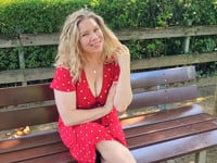 Julia Effertz - Présentation 2025