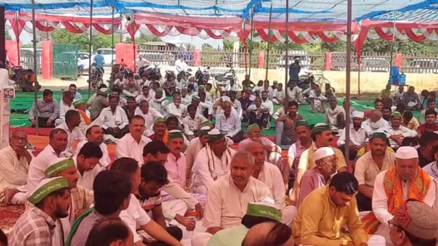 MANT- संयुक्त किसान मोर्चा की, दो सूत्रीय मांगों को लेकर हुई महापंचायत, दिया ज्ञापन, तहसीलदार --बृजेश कुमार,,