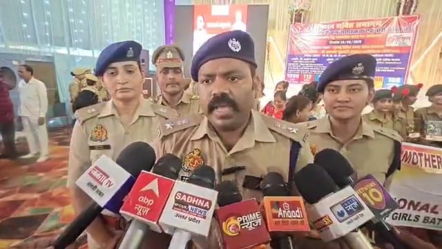 #मिशन शक्ति 5.0 अभियान के तहत झाँसी थाना प्रेमनगर क्षेत्र जुगनू मैरिज हॉल में कार्यक्रम आयोजित हुआ