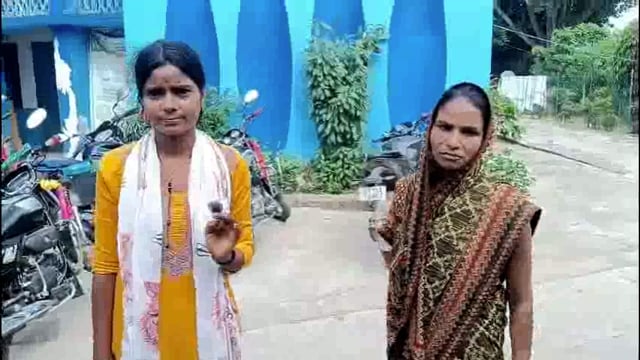 केस उठाने का दबाव बनाकर दबंगों ने मृतक की पत्नी एवं भतीजी पर दबिया से प्रहार कर किया जख्मी।