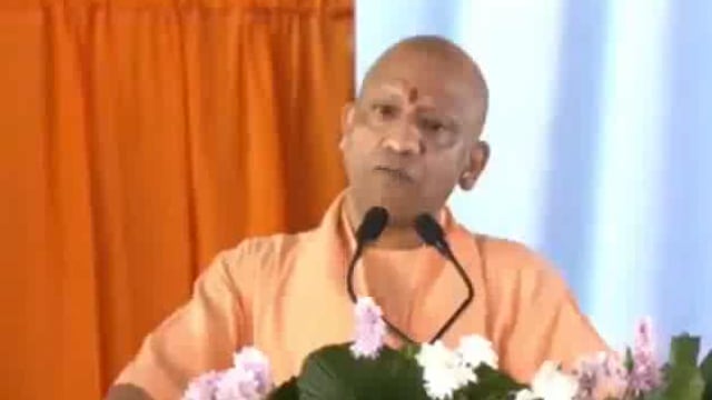 ➡️......ड्रोन से दहशत फैलाने वालों की अब खैर नहीं*
लखनऊ । ड्रोन उड़ाने के नाम पर चोरी के नाम पर अफवाह फैलाकर भय और दहशत पैदा करने वालों पर लगेगा गैंगस्टर एक्ट सीएम योगी आदित्यनाथ।