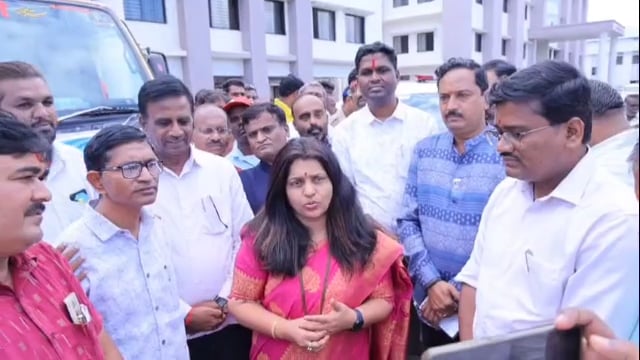 जिल्हाधिकारी वर्षा ठाकूर घुगे यांनी,उपजिल्हाधिकारी सुशांत शिंदे,व तहसीलदार राम बोरगावकर यांचे केले कौतुक