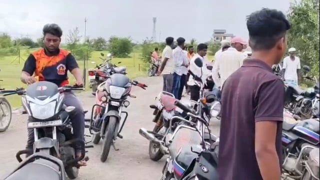 विटलापूर हादरलं! 19 वर्षीय विद्यार्थ्याची गळफास घेऊन आत्महत्या