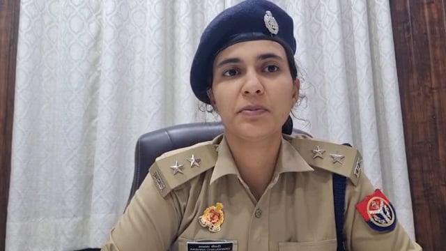 *आज दिनांक 01.10.2025 को थाना सदर बाजार क्षेत्रान्तर्गत अशोक बिहारी कॉलौनी में जमीन विवाद को लेकर हुई मारपीट व एक पक्ष द्वारा फायरिंग करने के सम्बन्ध में सहायक पुलिस अधीक्षक/क्षेत्राधिकारी नगर सुश्री आशना चौधरी द्वारा दी गई बाइट*