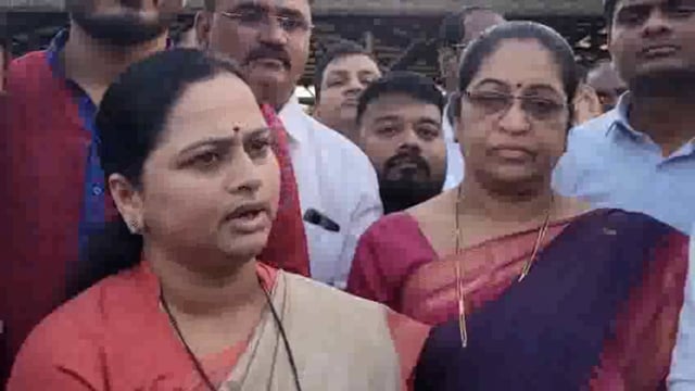 जिप्सी शुल्कवाढीविरोधात मोहरली गेटसह इतर पाच गेटवर सहा गेटवर काँग्रेसचे  आंदोलन; उपसंचालकांनी दिले सवलतीचे आश्वासन