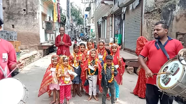 वैर :-कस्बा वैर में होकर के नौ  मां दुर्गा जयंती पैदल कन्या  यात्रा निकल गई