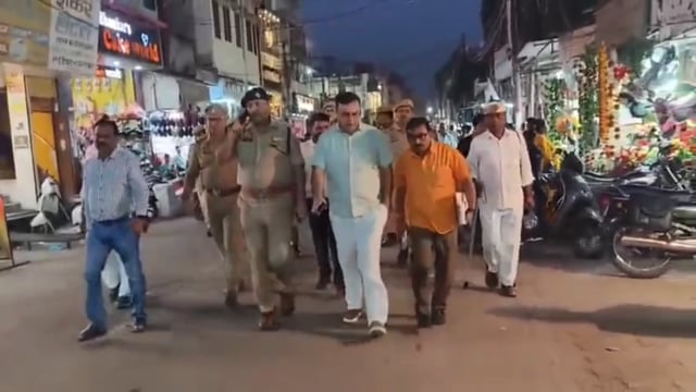 Bahraich.. जिला अधिकारी महोदय बहराइच व पुलिस अधीक्षक महोदय द्वारा दुर्गा प्रतिमा विसर्जन को