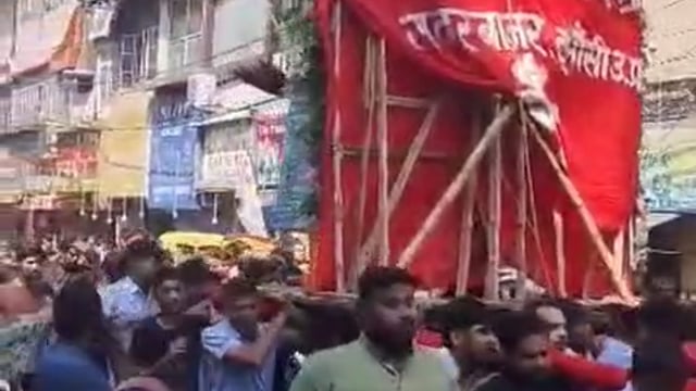 झांसी सदर बाजार की काली की भव्य विसर्जन यात्रा, श्रद्धा और उत्साह के साथ उमड़ा जनसैलाब देखने को मिली भारी भीड़