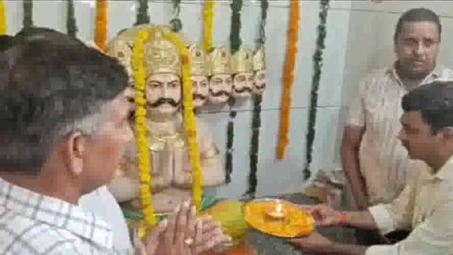 मथुरा में लंकेश दशानन रावण की महा आरती कर, पुतला दहन का पदाधिकारियों ने किया विरोध