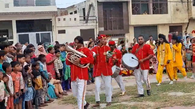 मेरठ सैफपुर फिरोजपुर रामराज में रावण के पुतले का दहन किया गया
