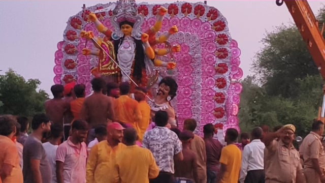 ब्लॉक बाबागंज अंतर्गत नगरपंचायत हीरागंज बाजार व कई अन्य स्थानों से मूर्तिविसर्जन में आये लोगों का शौहर्दपूर्ण #latest_ne