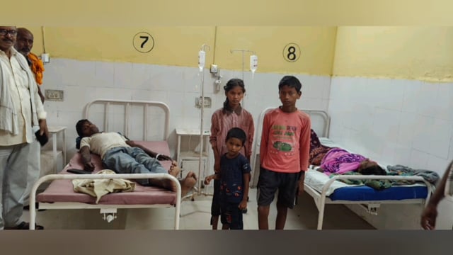 बारिश से कच्चा मकान भर भरा कर गिरा, पांच लोग दबे,दो की हालत गंभीर