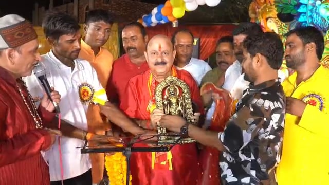 त्रिकौलिया गांव में माता रानी को जगराते में      विधायक रोमी साहनी जी  मौजूद हुए इसमें ग्रामवासी सबने स्वागत किया 