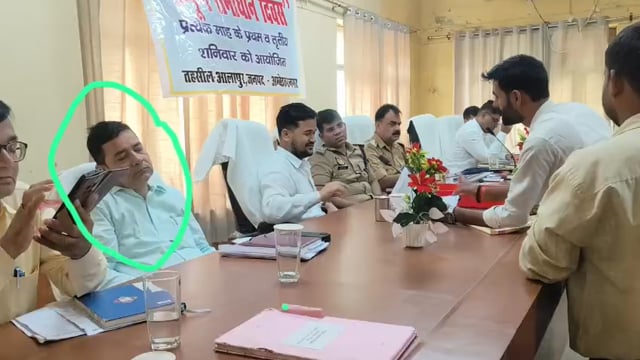 Ambedkar Nagar
बड़ी खबर
जहांगीरगंज खंड विकास अधिकारी आलापुर तहसील दिवस में आए सोते नजर