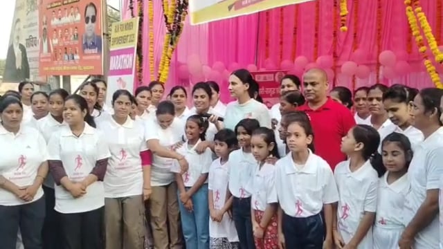 मथुरा में मिशन शक्ति अभियान के तहत रन फॉर एन्वायरमेंट मैराथन का आयोजन