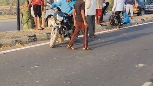 गोवर्धन से मथुरा जा रहा टेंपो अनियंत्रित होकर अडींग से पहले पलटा, हादसा हो गया कई लोग जख्मी हैं एक की हालत गंभीर, पुलिस 