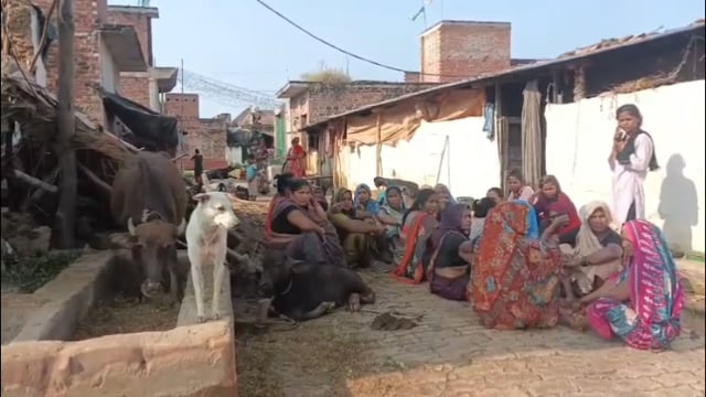 फतेहपुर- बारिश के कारण अचानक कच्चा मकान गिरा,मकान गिरने से घर में सो रहे 5 लोग मलबे में दबे; ललौली थाना क्षेत्र की घटना