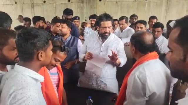 नुकसानीची पाहणी करून वेळ घालण्यापेक्षा शेतकऱ्यांची सरसकट कर्ज माफी करावी,छावाचे पालकमंत्र्यांना निवेदन