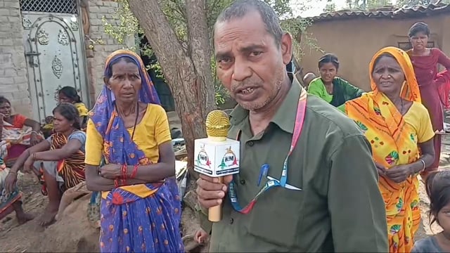 मोहनपुर गांव के महादलित टोला में पानी के लिए हाहाकार पानी लाने को देने पड़ते हैं पैसे