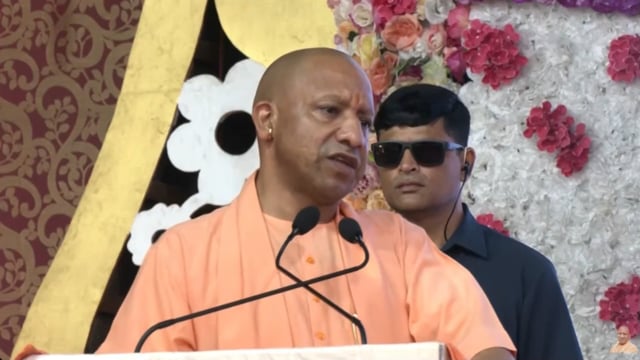 वाराणसी में 33 हजार से अधिक जनसमस्याओं का मौके पर समाधान: योगी आदित्यनाथ ने किया पदाधिकारियों का अभिनंदन
#politics