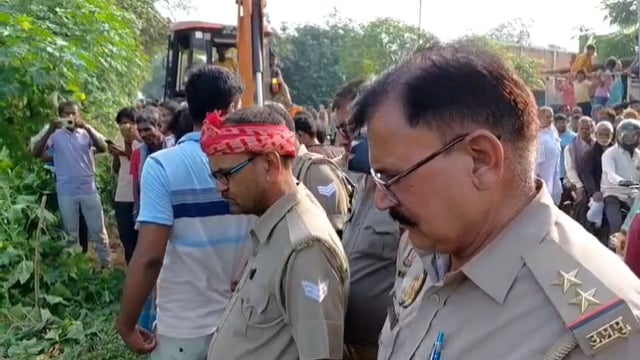 जानिए कैसे दर्दनाक हादसे में बोलेरो में लदे गोवंश के साथ पशु तस्कर की हुई मौत पुलिस कार्यवाही में जुटी