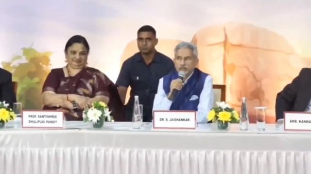 नई दिल्ली ; विदेश मंत्री डॉ. एस. जयशंकर ने भारत और पाकिस्तान के बीच संबंधों को लेकर कहा है कि भारत के कई पड़ोसी हैं, जिनमें से कुछ स्पष्ट रूप से बेहतर हैं और#politics