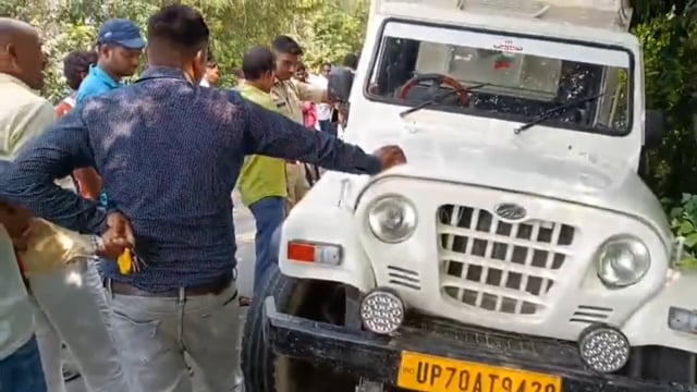 पिकअप की टक्कर से अपाचे सवार युवक की मौत 