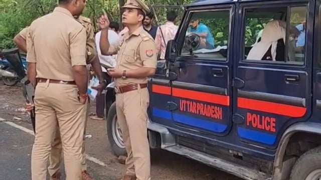 झाँसी के प्रेमनगर थाना क्षेत्र विधुत करंट लगने से मां बेटा और दादी समेत 3 की मौत घर के छज्जे से मकड़ी का जाला हटाते समय 