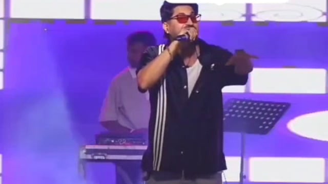 ➡️.....संभल डीएमऔर एसपी दोस्ती के रंग में रंगे...*

*संभल मे चल रहे कल्कि महोत्सव मे पंजाबी सिंगर जस्सी गिल ने गाया गाना... तेरे जैसा यार कहां... कहां ऐसा याराना , डीएम-एसपी खुद को रोक नहीं पाएं एक दूसरे का हाथ पकड़कर गाने लगे और झूमने लगे  lll