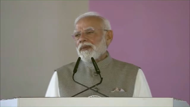 GST सुधारों से बढ़ी भारतीयों की क्रय शक्ति, इस नवरात्रि में रिकॉर्ड तोड़ बिक्री: पीएम मोदी
#politics