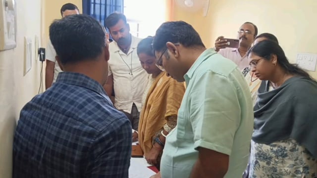 अभ्यर्थी व्यय अनुश्रवण कोषांग नोडल पदाधिकारी ने अनुश्रवण कोषांग टीम के कार्यों एवं दायित्वों की समीक्षा