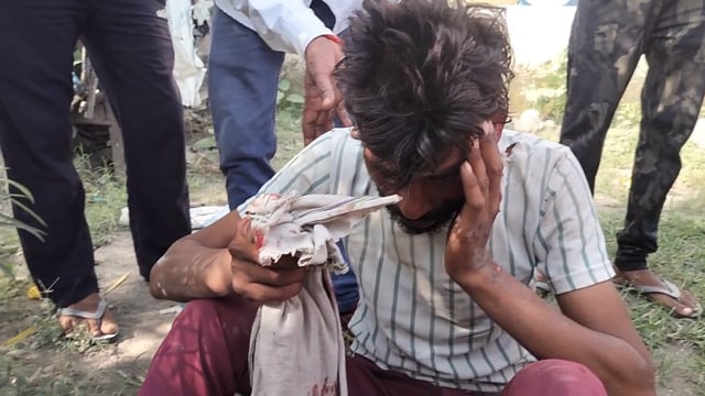 ब्रेकिंग : अटसलिया पुल के पास बाइक को चारपहिया वाहन ने टक्कर मारी, युवक घायल,     : पुलिस ने सरही निवासी सोनू को एंबुलेंस से मेडिकल कालेज भेजा।  गुरुवार सुबह साढे नौ बजे के लगभग हुई दुर्घटना, यातायात सतर्कता साइन बोर्ड न होने से हो रही दुर्घटनाएं