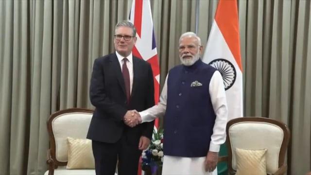 प्रधानमंत्री नरेंद्र मोदी ने ब्रिटिश प्रधानमंत्री कीर स्टारमर से की मुलाकात, 'विजन 2035' के तहत साझेदारी पर चर्चा
#politics