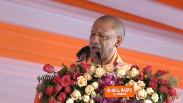 डबल इंजन की सरकार ने दंगाइयों पर कसा शिकंजा, त्योहार अब होते हैं सुरक्षा और सम्मान के साथ: योगी आदित्यनाथ
#politics