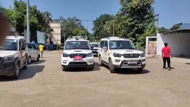 छापेमारी करने गई उत्पाद विभाग की टीम पर जानलेवा हमला, दो पुलिसकर्मी जख्मी स्थिति में बांका रेफर।