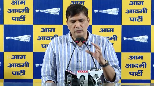 हरियाणा में दलित IPS अधिकारी ने जातिवाद से परेशान होकर की आत्महत्या: सौरभ भारद्वाज ने उठाया मुद्दा

नई दिल्ली: दिल्ली के मंत्री और आम आदमी पार्टी के नेता सौरभ भारद्वाज#politics