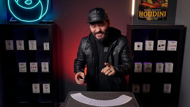Video STRIPPER DECK (Gimmicks and Instructions) by Apprentice Magic  - Trick