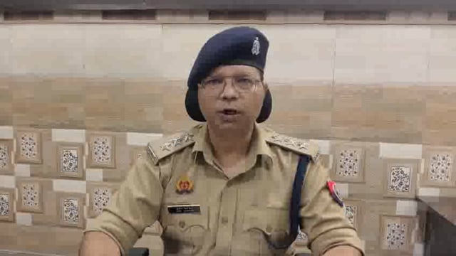 थाना भोजपुर पुलिस द्वारा अवैध आतिशबाजी पटाखों के भण्डारण / विक्रय करने वाले 03 अभियुक्त गिरफ्तार, मौके से लगभग 03 लाख 44 हजार किलोग्राम (अनुमानित कीमत करीब 6.25 करोड) अवैध पटाखे / आतिशबाजी बरामद ।