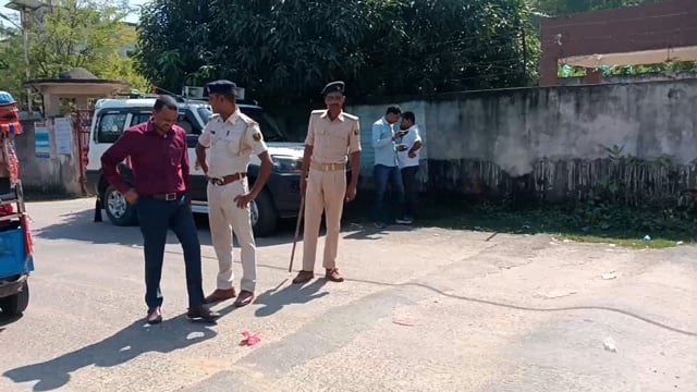 विधानसभा चुनाव को लेकर अंचल अधिकारी ने पुलिस वालों के सहयोग से चलाया वाहन जांच अभियान