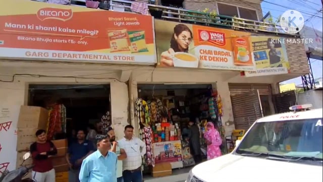 , आगरा में पुलिस की बड़ी कार्रवाई न्यू आगरा थाना क्षेत्र में 800 किलो अमित आतिशबाजी बरामद दो आरोपी आकाश और अंकुरहिरासत म