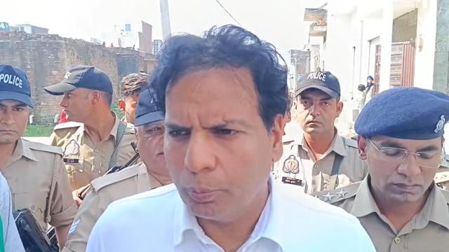 मुजफ्फरनगर खतौली :छत पर रखे पटाखे फटे, महिला झुलसी — SSP संजय कुमार वर्मा ने दिए सख्त निर्देश